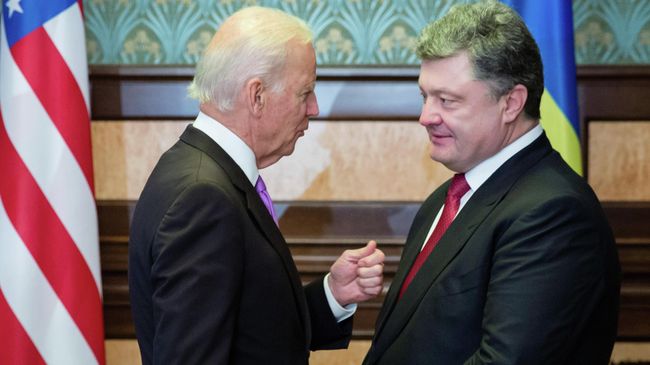 Вице-президент США Джо Байден и президент Украины Петр Порошенко во время встречи в Киеве. 2014 год 