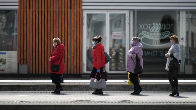 Люди в центре Москвы Люди в центре Москвы