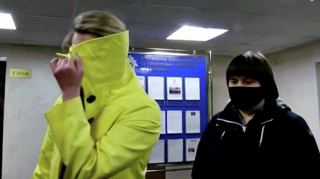 Московская предпринимательница, задержанная за публикацию видео о том, что в столичных магазинах якобы продаются маски из гумпомощи Московская предпринимательница, задержанная за публикацию видео о том, что в столичных магазинах якобы продаются маски из гумпомощи
