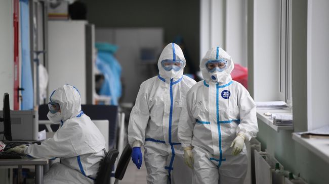 Медицинские работники в приемном покое госпиталя COVID-19 в городской клинической больнице № 15 имени О. М. Филатова в Москве Медицинские работники в приемном покое госпиталя COVID-19 в городской клинической больнице № 15 имени О. М. Филатова в Москве
