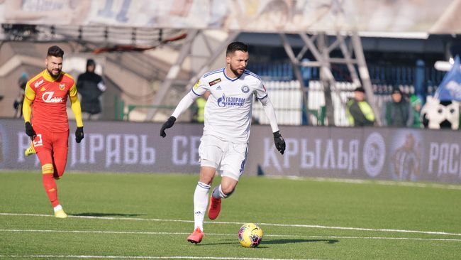 Нападающий футбольного клуба Оренбург Джордже Деспотович Нападающий футбольного клуба Оренбург Джордже Деспотович