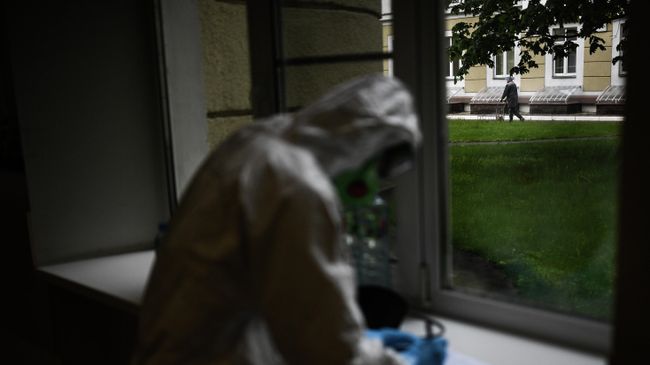 Врач в инфекционной больнице Врач в инфекционной больнице