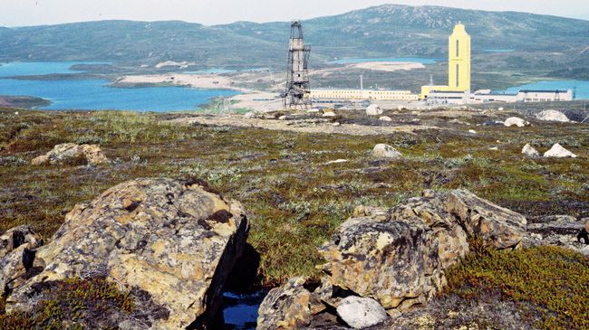 Кольская сверхглубокая скважина (СГ-3) Кольская сверхглубокая скважина (СГ-3)