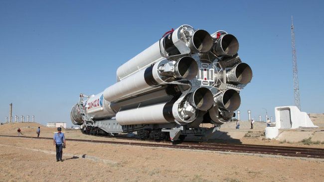 Ракета-носитель Протон-М с разгонным блоком ДМ-03 Ракета-носитель Протон-М с разгонным блоком ДМ-03