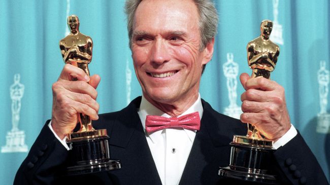 Клинт Иствуд на церемонии вручения премии Оскар, 1993 год Клинт Иствуд на церемонии вручения премии Оскар, 1993 год