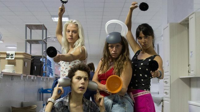 Кадр из сериала Чики Кадр из сериала Чики