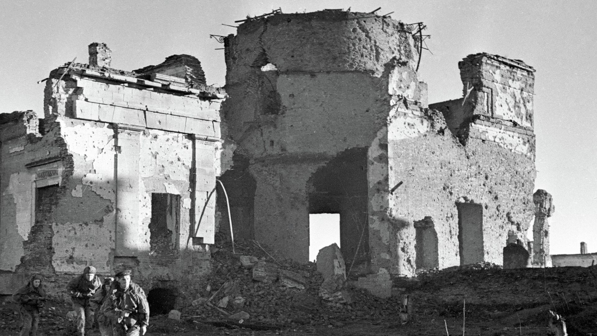 Павильон Пулковской обсерватории, разрушенный немецко-фашистскими захватчиками Павильон Пулковской обсерватории, разрушенный немецко-фашистскими захватчиками - РИА Новости, 1920, 28.05.2020