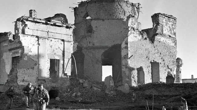 Павильон Пулковской обсерватории, разрушенный немецко-фашистскими захватчиками Павильон Пулковской обсерватории, разрушенный немецко-фашистскими захватчиками
