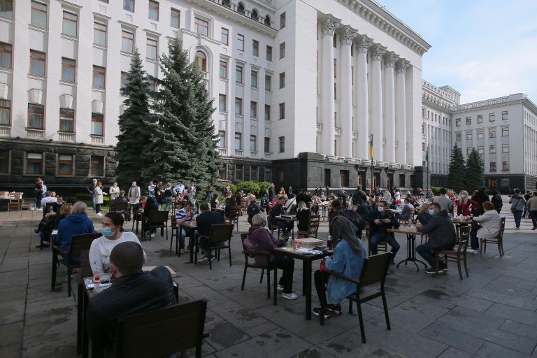 Акция с требованием отмены карантина в Киеве