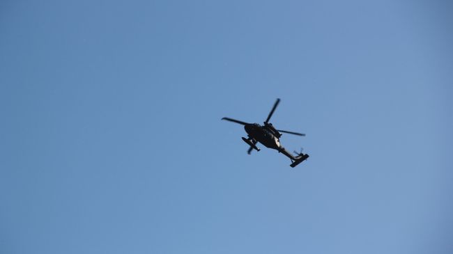 Военный вертолет над Миннеаполисом Военный вертолет над Миннеаполисом