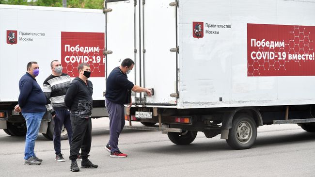 Погрузка средств защиты и медикаментов для борьбы с COVID-19 Погрузка средств защиты и медикаментов для борьбы с COVID-19