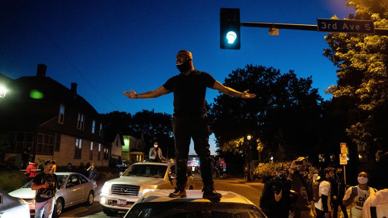Протестующие в Миннеаполисе Протестующие в Миннеаполисе