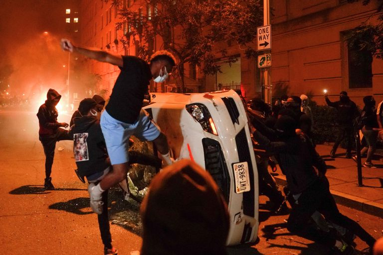 Участники акции протеста в Вашингтоне Участники акции протеста в Вашингтоне
