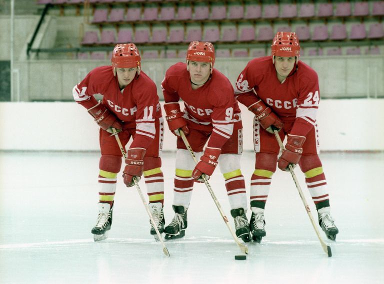 Игорь Ларионов, Владимир Крутов и Сергей Макаров (слева направо), 1985 год Игорь Ларионов, Владимир Крутов и Сергей Макаров (слева направо), 1985 год