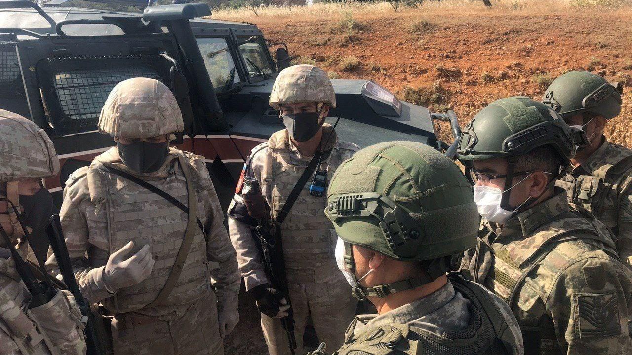 Российские и турецкие военные во время совместного патрулирования в провинции Идлиб в Сирии Российские и турецкие военные во время совместного патрулирования в провинции Идлиб в Сирии - РИА Новости, 1920, 02.11.2021