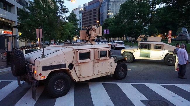 Автомобили Национальной гвардии США в Вашингтоне Автомобили Национальной гвардии США в Вашингтоне