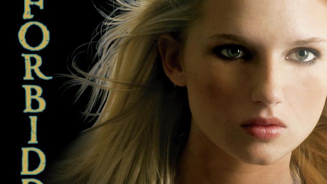 Обложка книги The Forbidden Game автора Лизы Джейн Смит Обложка книги The Forbidden Game автора Лизы Джейн Смит