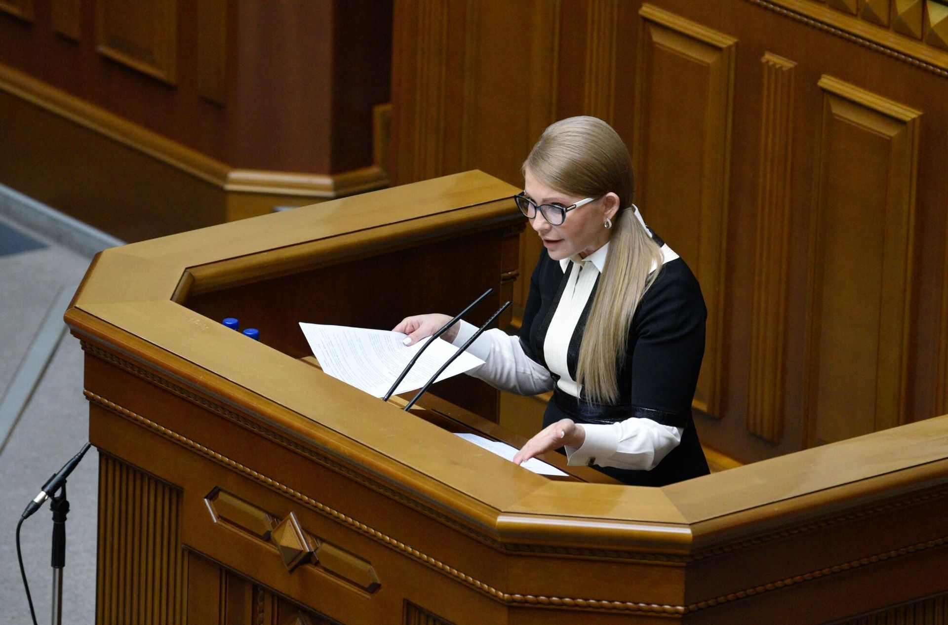 Лидер политической партии Батькивщина Юлия Тимошенко на заседании Верховной рады Украины Лидер политической партии Батькивщина Юлия Тимошенко на заседании Верховной рады Украины - РИА Новости, 1920, 29.02.2024