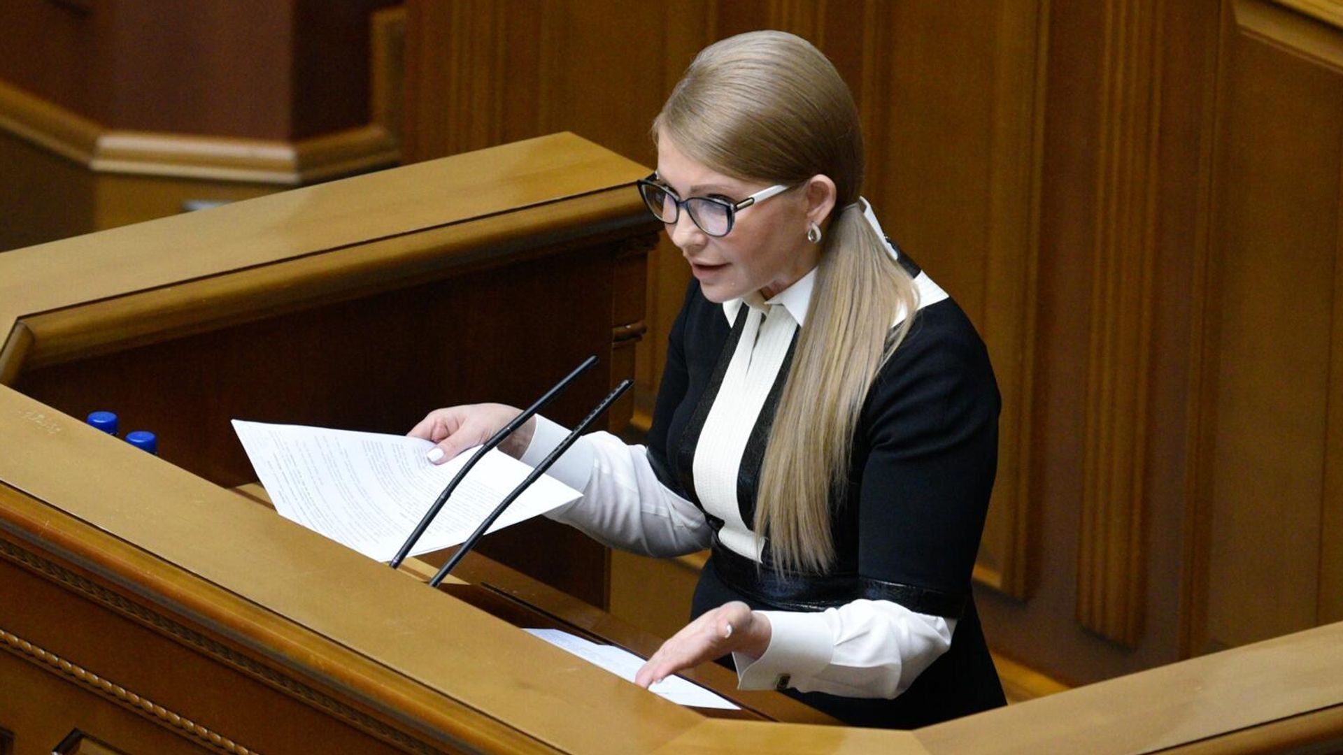 Лидер политической партии Батькивщина Юлия Тимошенко на заседании Верховной рады Украины - РИА Новости, 1920, 24.01.2022