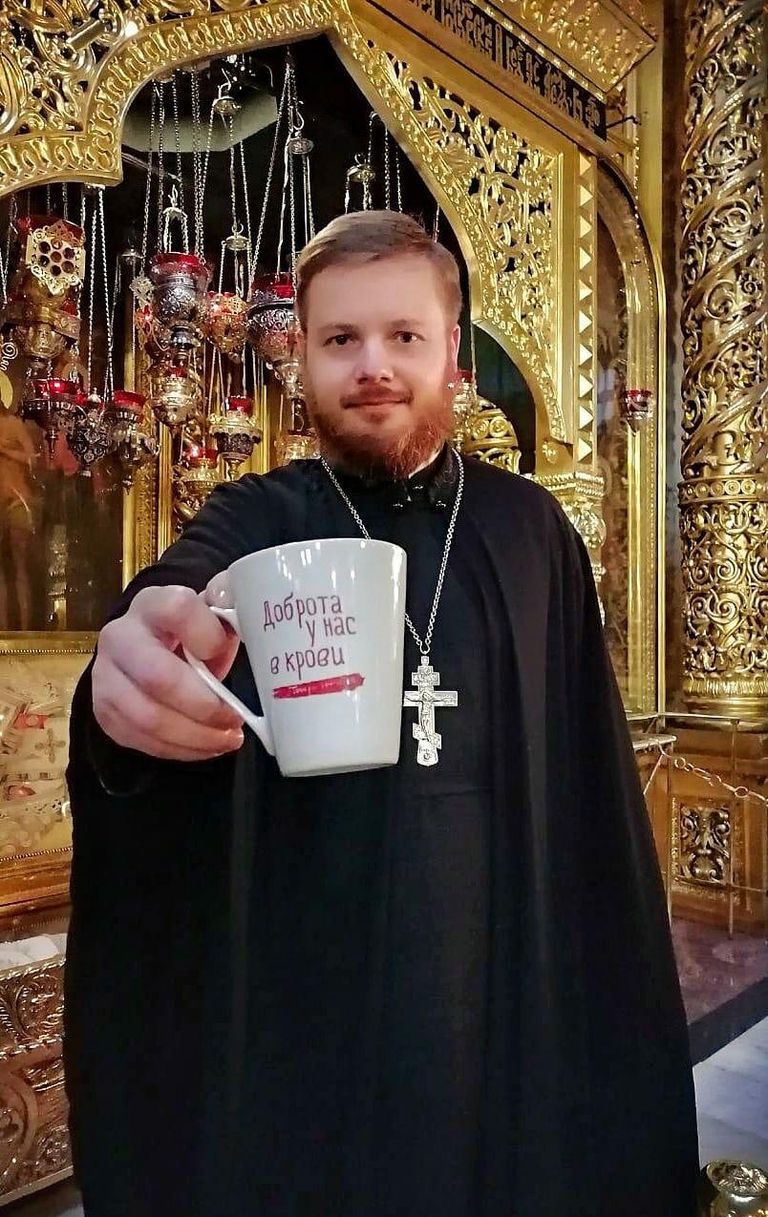 Клирик столичного Богоявленского собора в Елохове иерей Виктор Ленок, переболевший COVID-19, стал донором крови