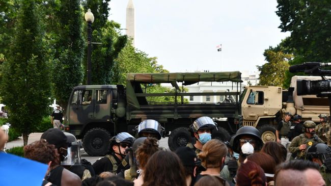 Протесты у Белого дома в Вашингтоне Протесты у Белого дома в Вашингтоне