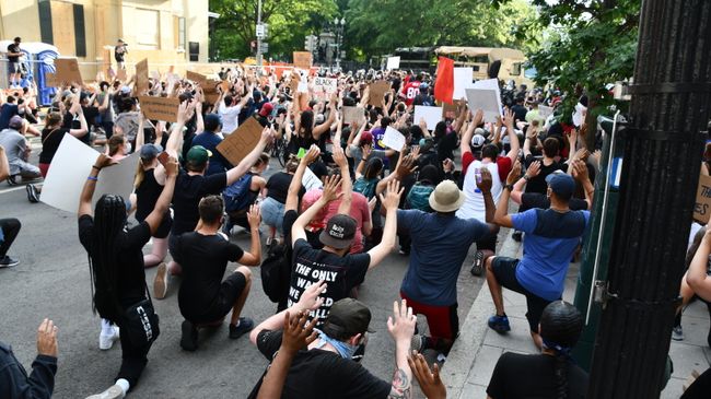 Протесты у Белого дома в Вашингтоне Протесты у Белого дома в Вашингтоне
