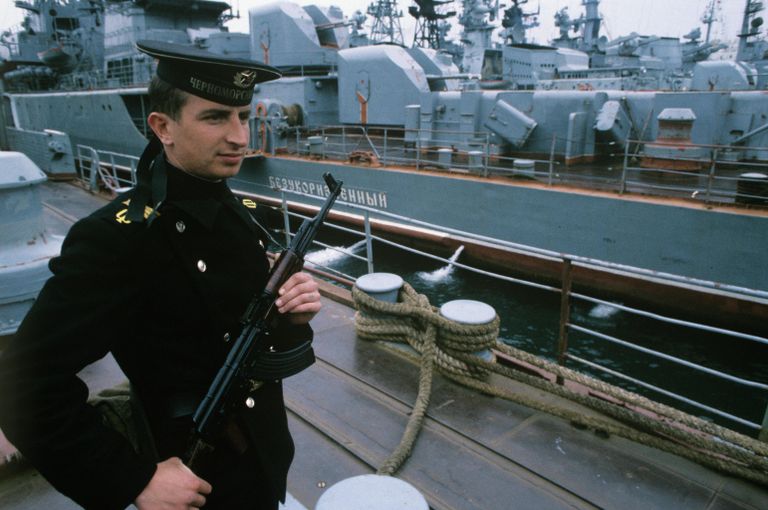 Военно-морская база Черноморского флота. На сторожевом корабле Военно-морская база Черноморского флота. На сторожевом корабле