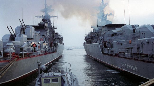 Корабли на военно-морской базе Черноморского флота в Севастополе Корабли на военно-морской базе Черноморского флота в Севастополе