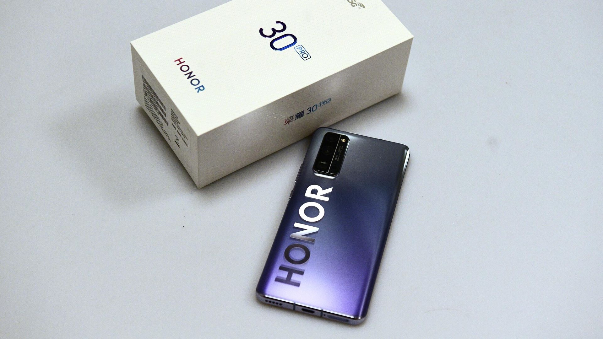 Смартфон HUAWEI Honor 30 Смартфон HUAWEI Honor 30 - РИА Новости, 1920, 17.11.2020