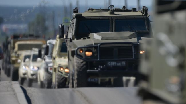 Механизированная колонна военной техники во время репетиции парада в честь 75-летия Победы в Великой Отечественной войне в Екатеринбурге Механизированная колонна военной техники во время репетиции парада в честь 75-летия Победы в Великой Отечественной войне в Екатеринбурге