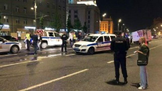 Кадры ДТП в центре Москвы с участием машины актера Михаила Ефремова Кадры ДТП в центре Москвы с участием машины актера Михаила Ефремова