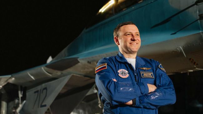Летчик-испытатель российской самолетостроительной корпорации МиГ Дмитрий Селиванов Летчик-испытатель российской самолетостроительной корпорации МиГ Дмитрий Селиванов