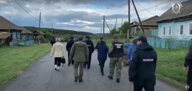 Следственно-оперативная группа в деревне Нижняя Коя Следственно-оперативная группа в деревне Нижняя Коя