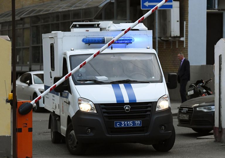 Автомобиль ОМВД России по Мещанскому району г. Москвы, на котором актёра Михаила Ефремова доставили в Таганский суд Москвы для избрания ему меры пресечения Автомобиль ОМВД России по Мещанскому району г. Москвы, на котором актёра Михаила Ефремова доставили в Таганский суд Москвы для избрания ему меры пресечения
