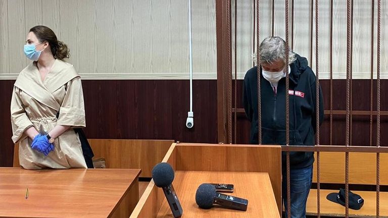 Актёр Михаил Ефремов во время избрания меры пресечения в Таганском суде Москвы Актёр Михаил Ефремов во время избрания меры пресечения в Таганском суде Москвы