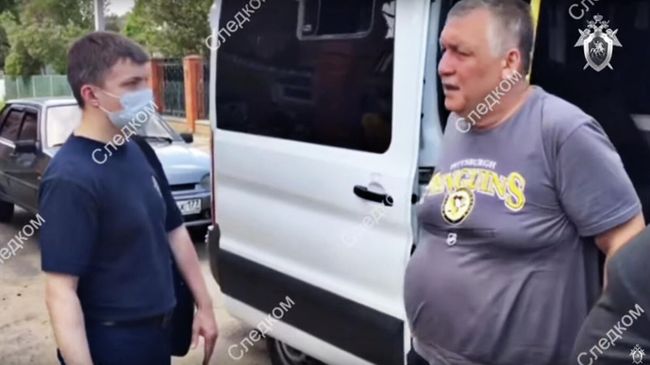 Кадр видео задержания подозреваемого в занятии высшего положения в преступной иерархии в Московской области Кадр видео задержания подозреваемого в занятии высшего положения в преступной иерархии в Московской области