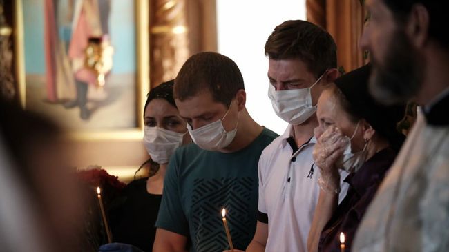Отпевание Сергея Захарова, погибшего в ДТП с участием актера Михаила Ефремова, в его родном селе Кузьминское в Рязанской области Отпевание Сергея Захарова, погибшего в ДТП с участием актера Михаила Ефремова, в его родном селе Кузьминское в Рязанской области