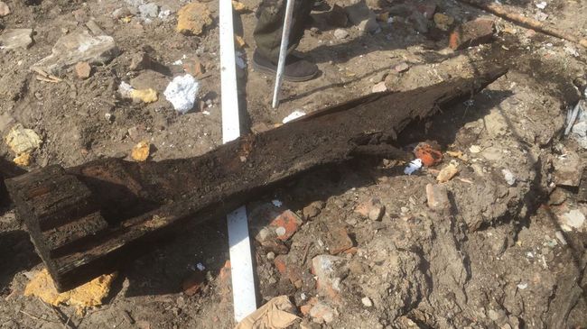 Захоронение, обнаруженное во время земляных работ в городе Тара Омской области Захоронение, обнаруженное во время земляных работ в городе Тара Омской области