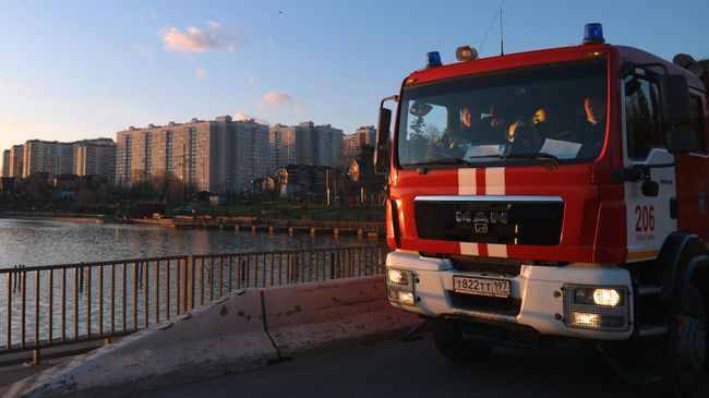 Автомобиль пожарной службы вблизи улицы Рассказовская в Москве Автомобиль пожарной службы вблизи улицы Рассказовская в Москве