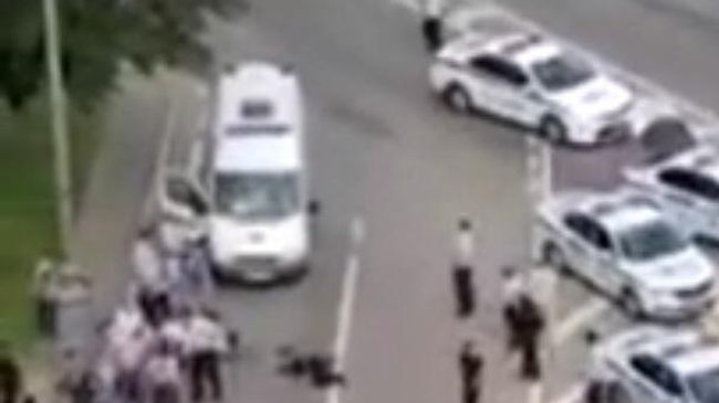 Опубликовано видео с места перестрелки в Москве Опубликовано видео с места перестрелки в Москве
