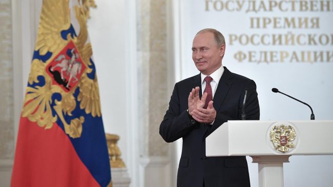 Президент РФ Владимир Путин на церемонии вручения Государственных премий Президент РФ Владимир Путин на церемонии вручения Государственных премий