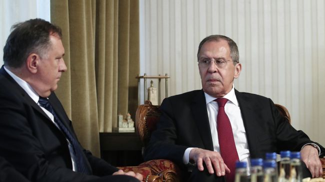 Министр иностранных дел РФ Сергей Лавров и член президентства Боснии и Герцеговины от сербского народа Милорад Доди во время встречи в Белграде
