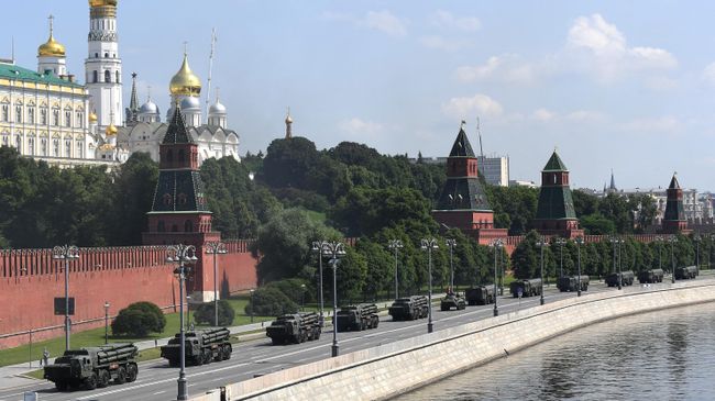Военная техника во время генеральной репетиции парада в Москве в честь 75-летия Победы в Великой Отечественной войне Военная техника во время генеральной репетиции парада в Москве в честь 75-летия Победы в Великой Отечественной войне