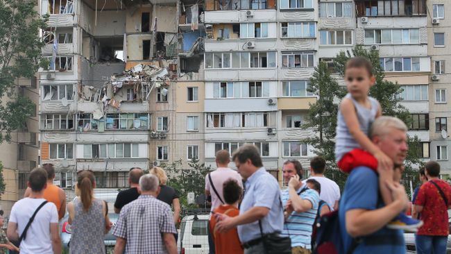 Жилой девятиэтажный дом в Киеве, где произошел взрыв бытового газа Жилой девятиэтажный дом в Киеве, где произошел взрыв бытового газа