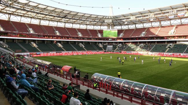 Игроки на поле в матче 23-го тура чемпионата России Локомотив — Оренбург Игроки на поле в матче 23-го тура чемпионата России Локомотив — Оренбург