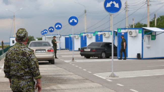 Контрольно-пропускной пункт въезда и выезда в поселке Еленовка в Донецкой области Контрольно-пропускной пункт въезда и выезда в поселке Еленовка в Донецкой области