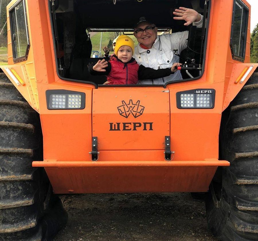 Дмитрий Дибров с детьми