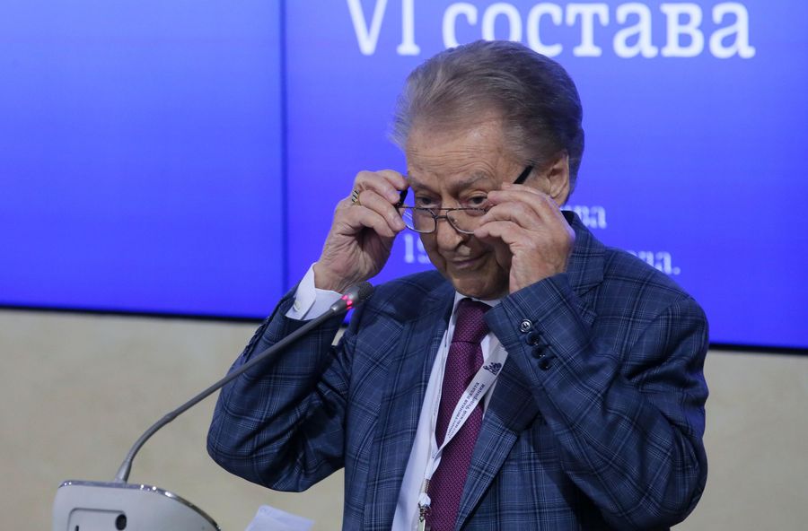 Поэт Андрей Дементьев Поэт Андрей Дементьев