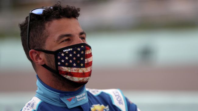 Гонщик (NASCAR) Бубба Уоллес