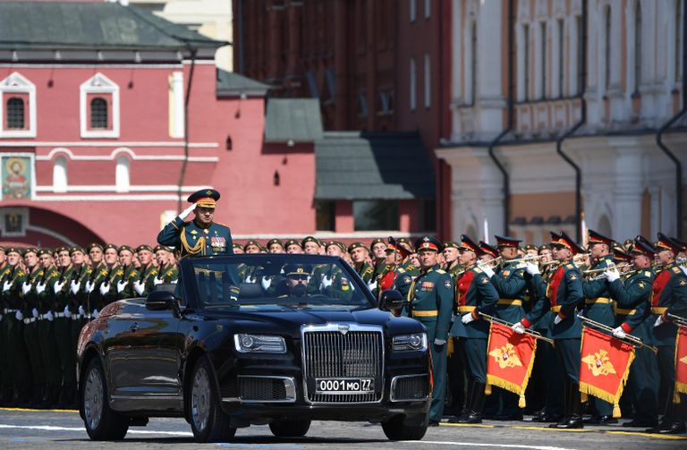 Министр обороны РФ Сергей Шойгу во время военного парада в ознаменование 75-летия Победы в Великой Отечественной войне 1941-1945 годов на Красной площади в Москве